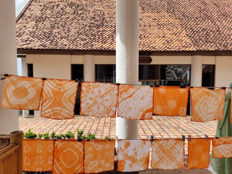 ฐานกิจกรรมผ้ามัดย้อม