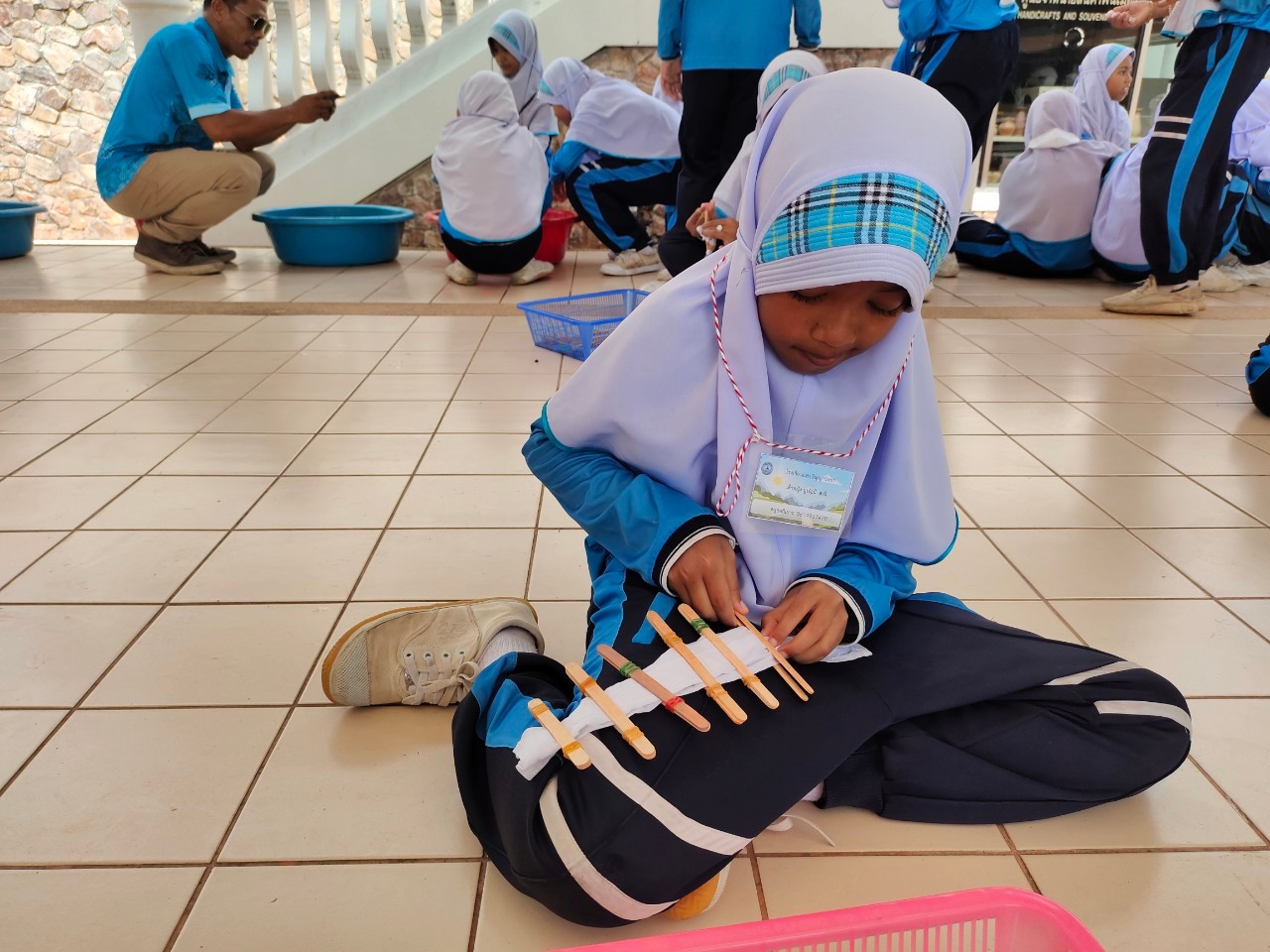 ฐานกิจกรรมผ้ามัดย้อม