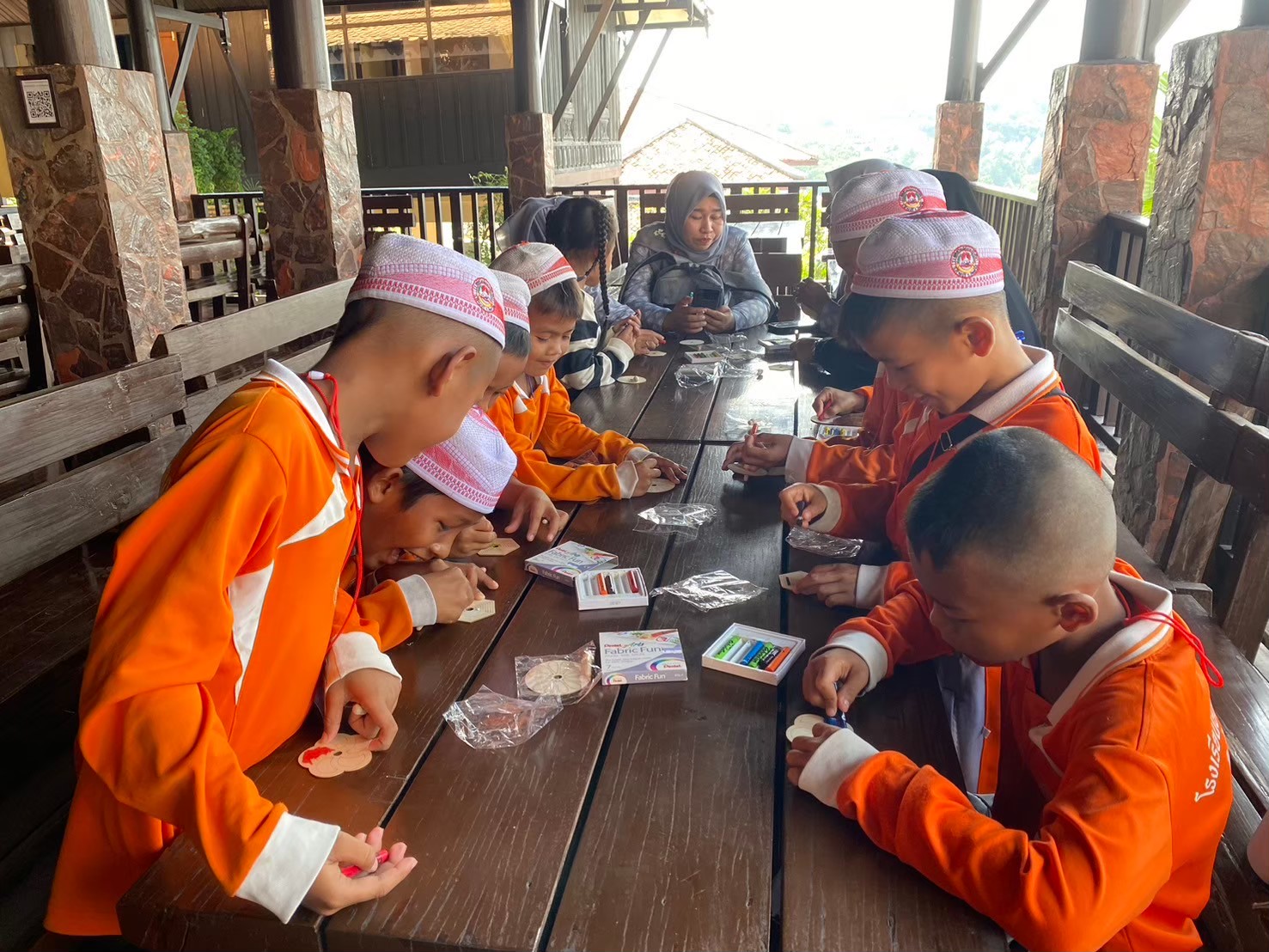 ฐานกิจกรรมทำลูกข่าง