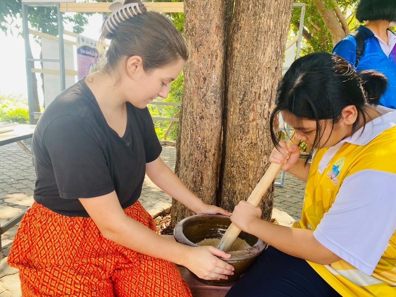 ฐานกิจกรรมทำขนมก้อ