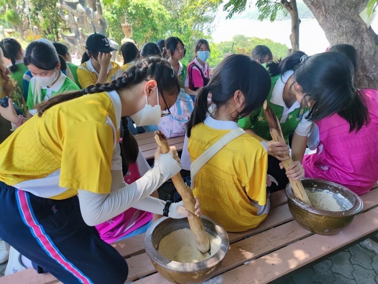 ฐานกิจกรรมทำขนมก้อ